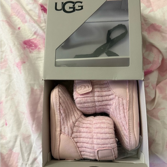 UGG Light Pink Baby Booties - Picture 1 of 3